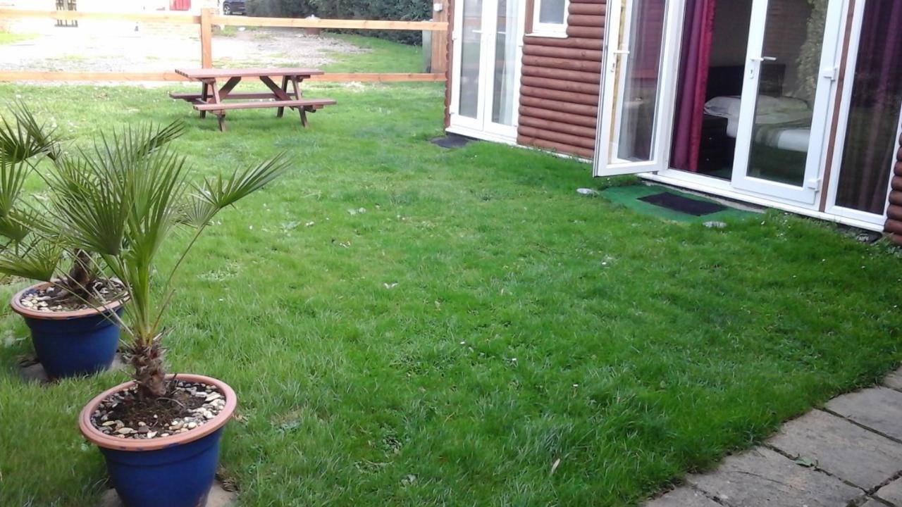 Elm House Accommodation Wisbech Exterior photo